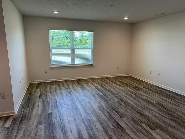 Owl's Head East - Residential Lease