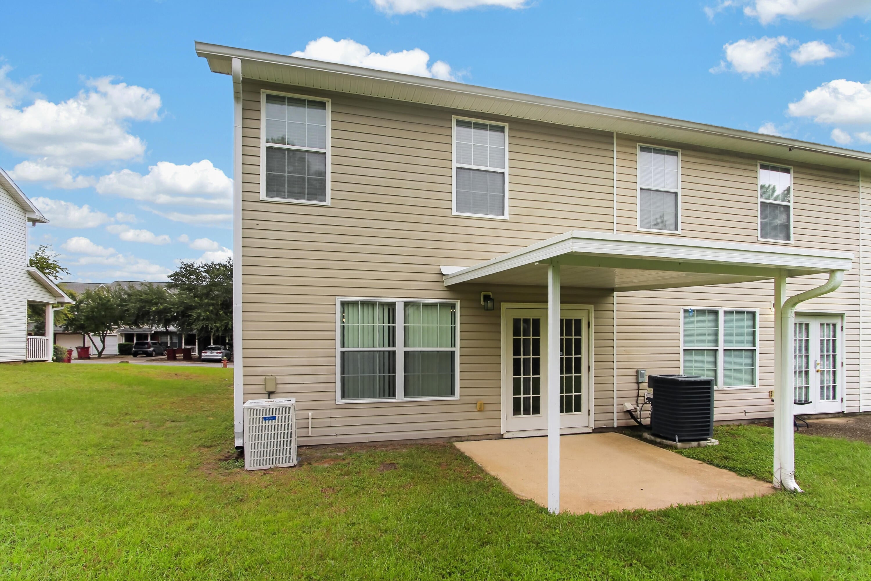 ROLLING PINES - Residential Lease