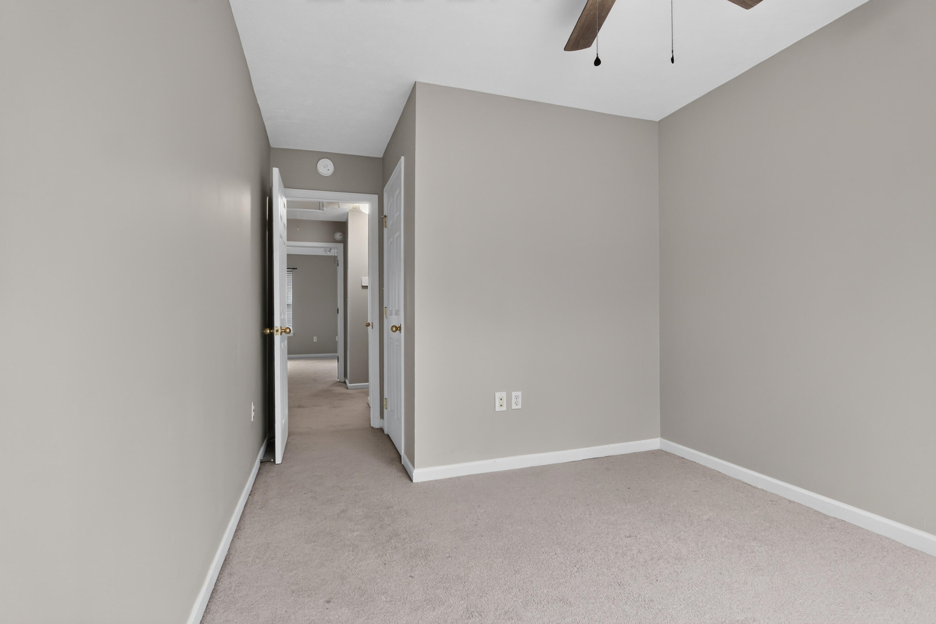 ROLLING PINES - Residential Lease