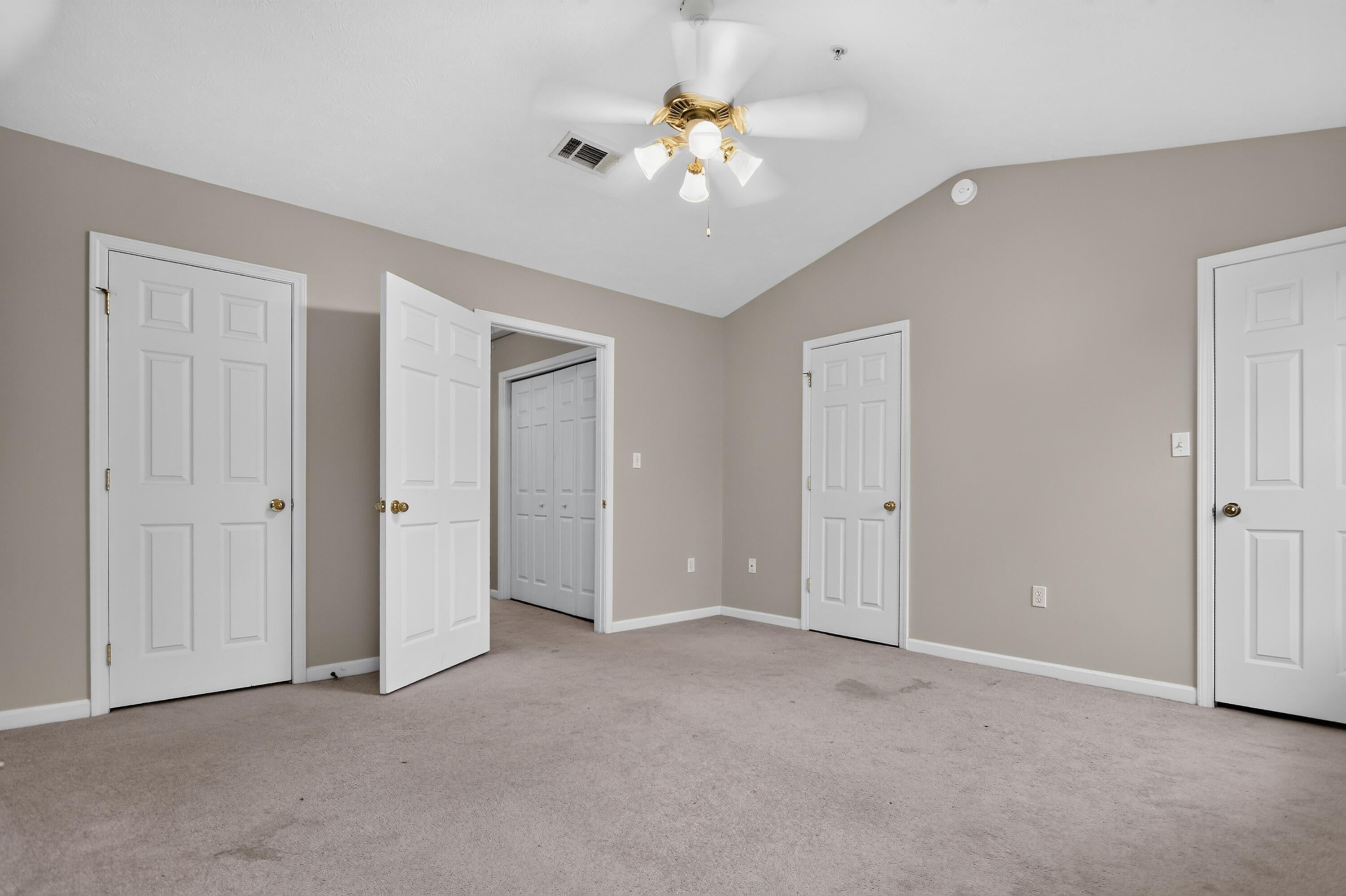 ROLLING PINES - Residential Lease