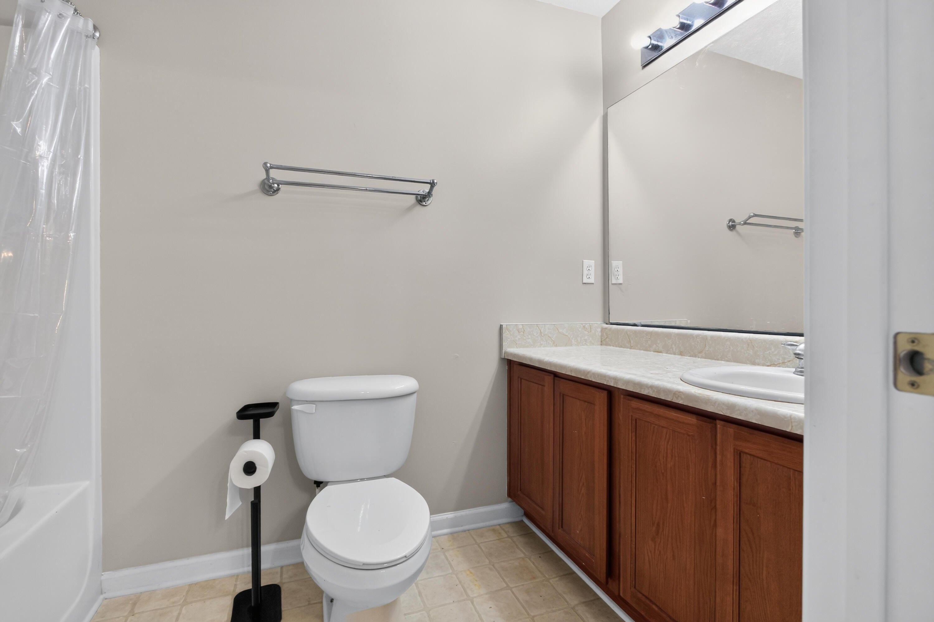 ROLLING PINES - Residential Lease