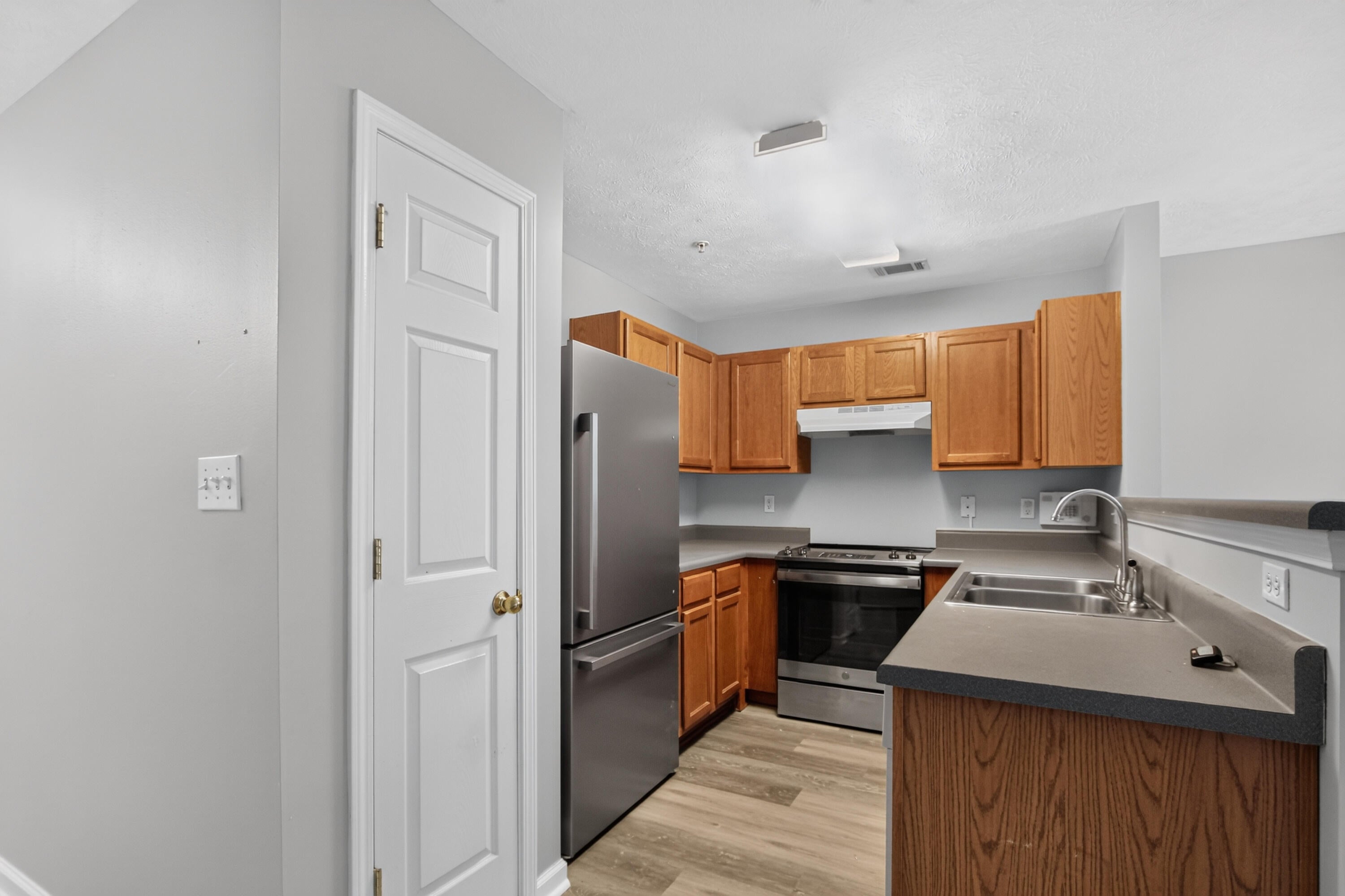 ROLLING PINES - Residential Lease