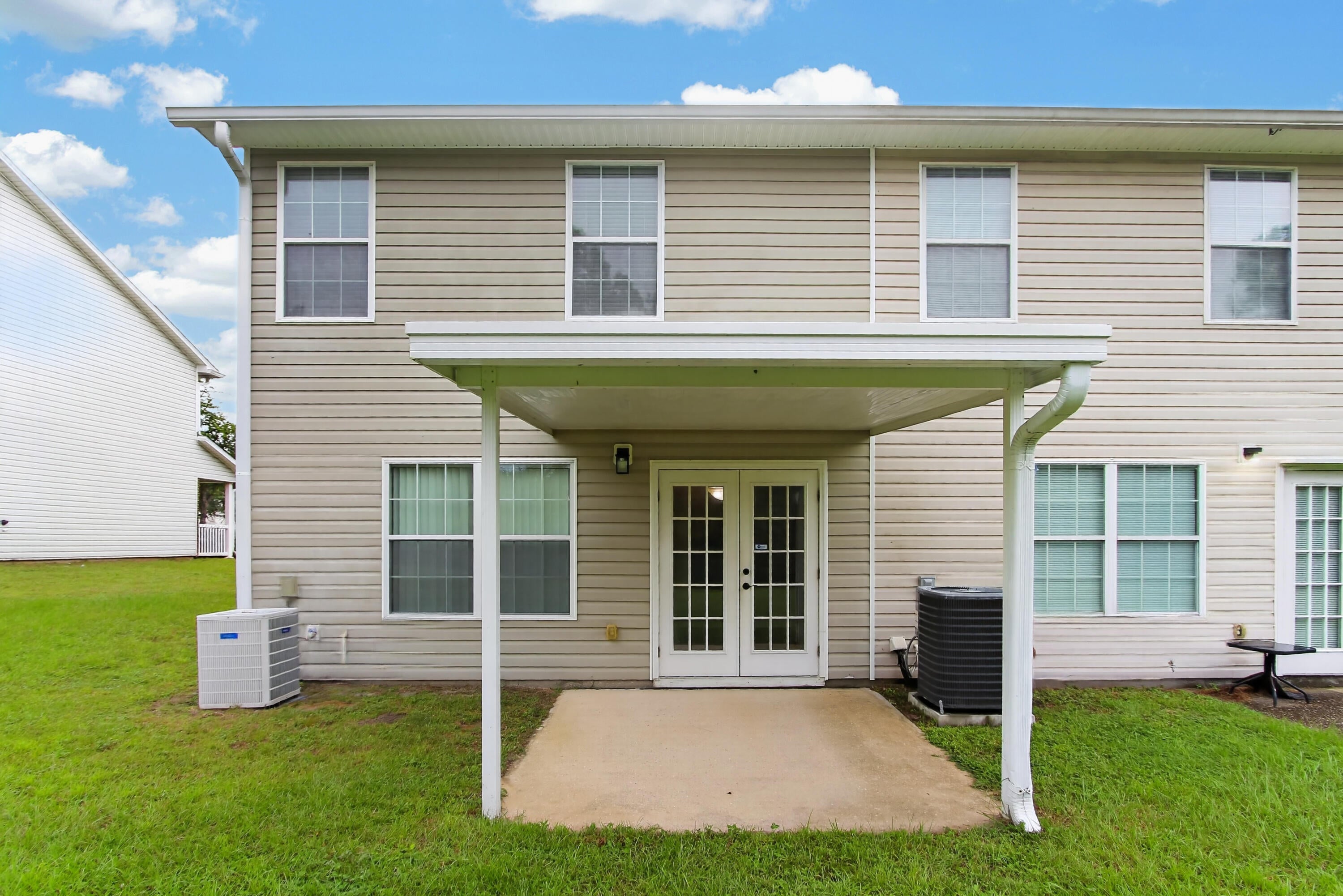 ROLLING PINES - Residential Lease