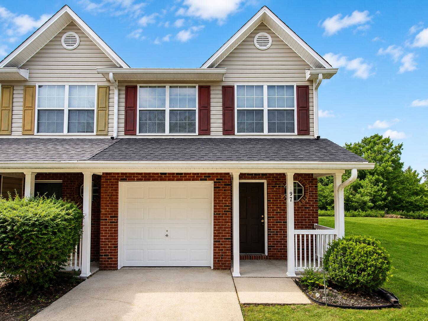 ROLLING PINES - Residential Lease