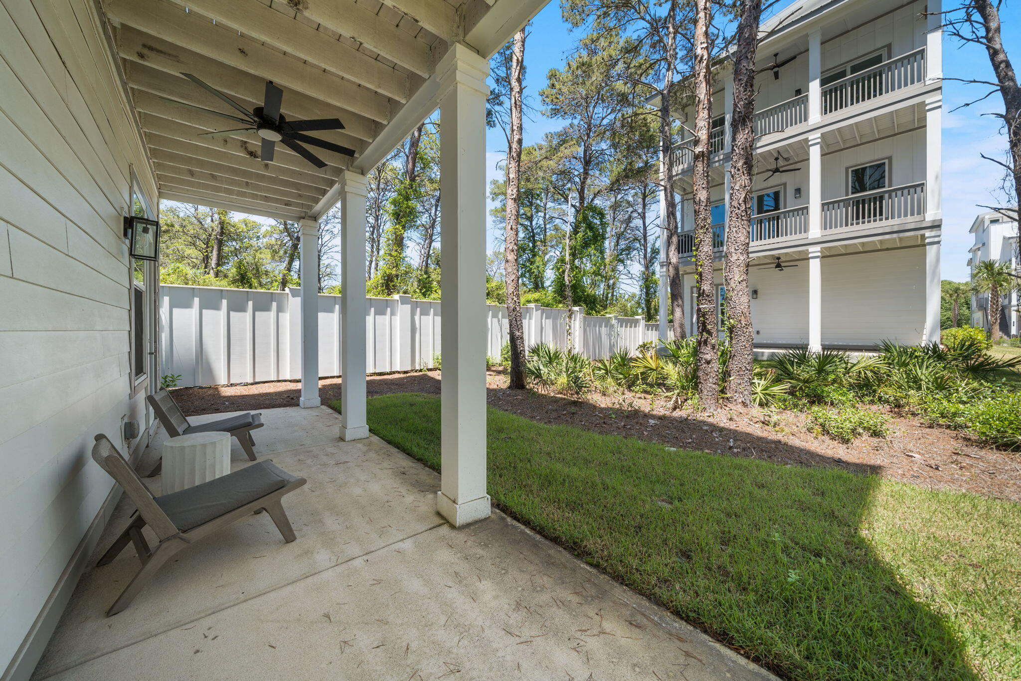 TWIN PALMS - Residential