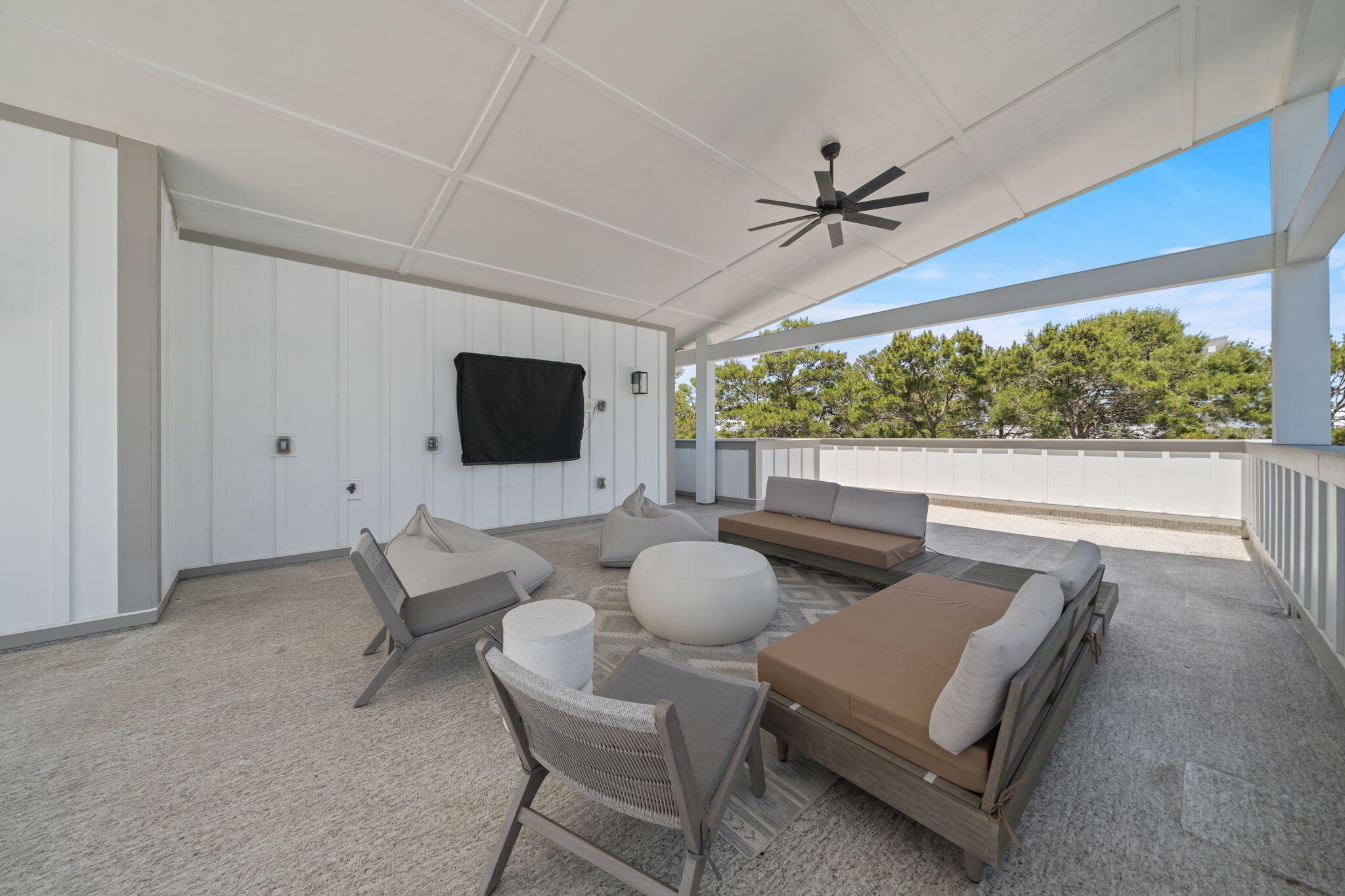 TWIN PALMS - Residential