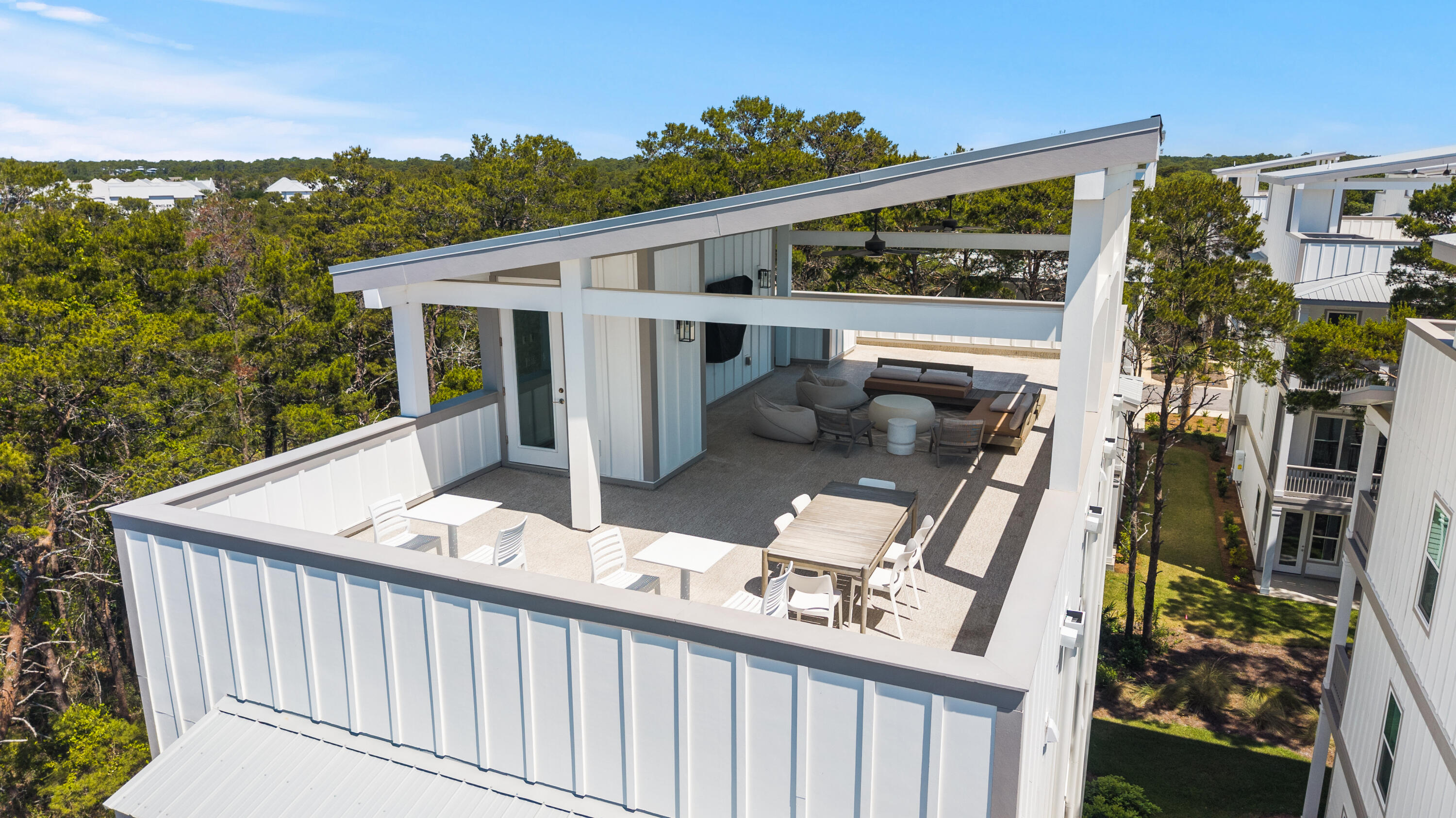 TWIN PALMS - Residential