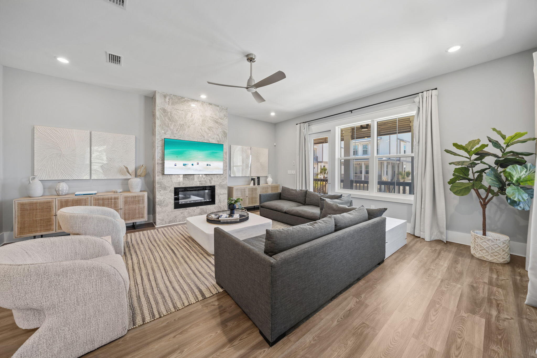TWIN PALMS - Residential