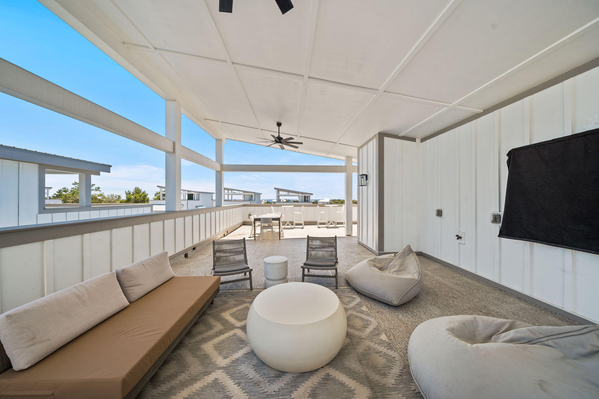 TWIN PALMS - Residential