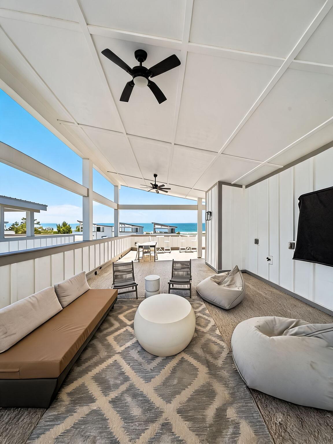 TWIN PALMS - Residential