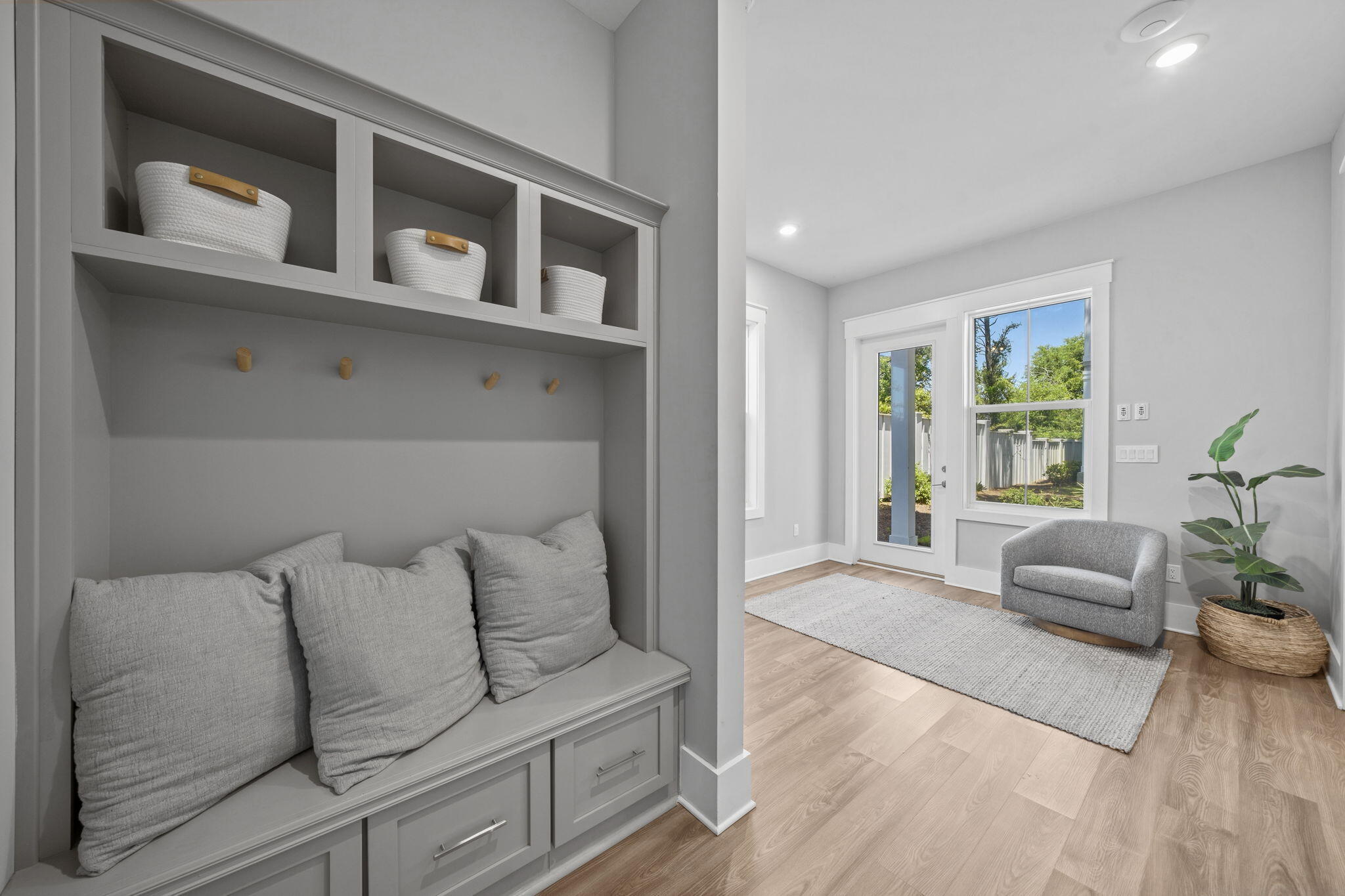 TWIN PALMS - Residential