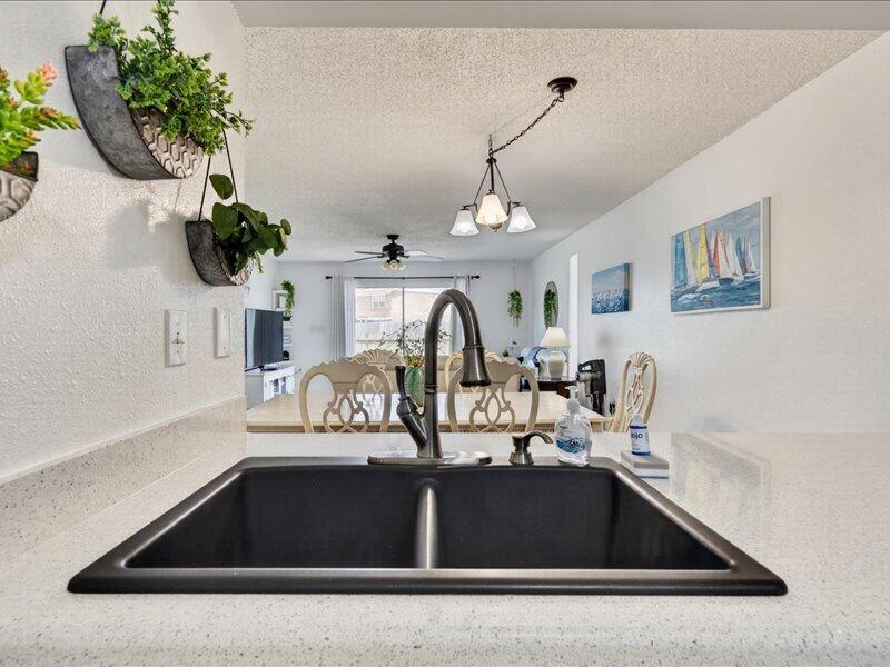 ISLANDWOOD CONDO - Residential Lease