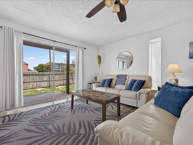 ISLANDWOOD CONDO - Residential Lease