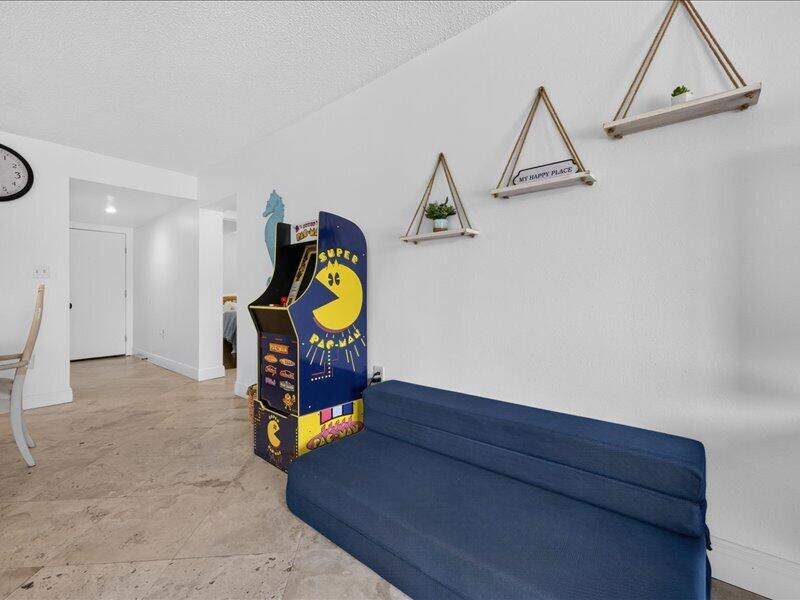 ISLANDWOOD CONDO - Residential Lease