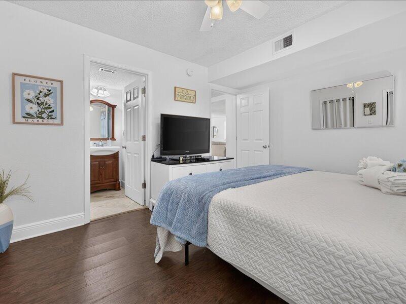 ISLANDWOOD CONDO - Residential Lease