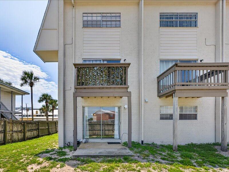 ISLANDWOOD CONDO - Residential Lease
