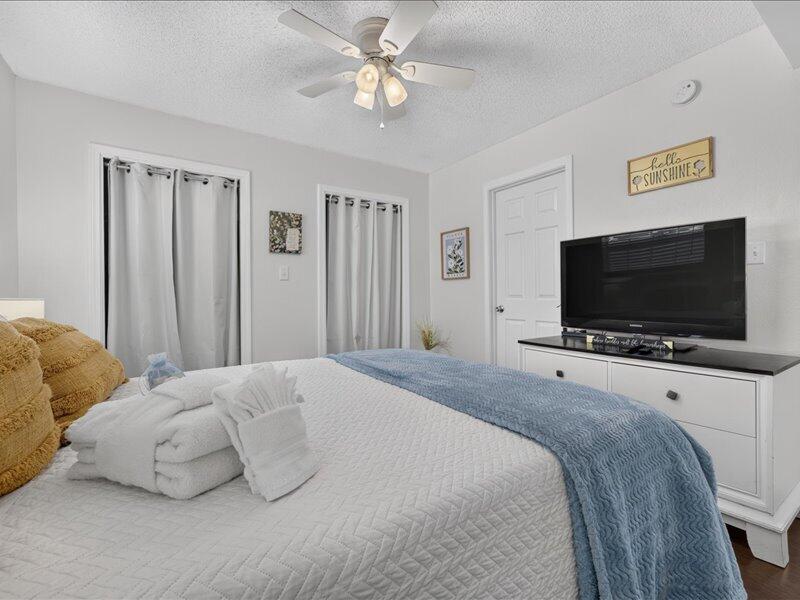 ISLANDWOOD CONDO - Residential Lease