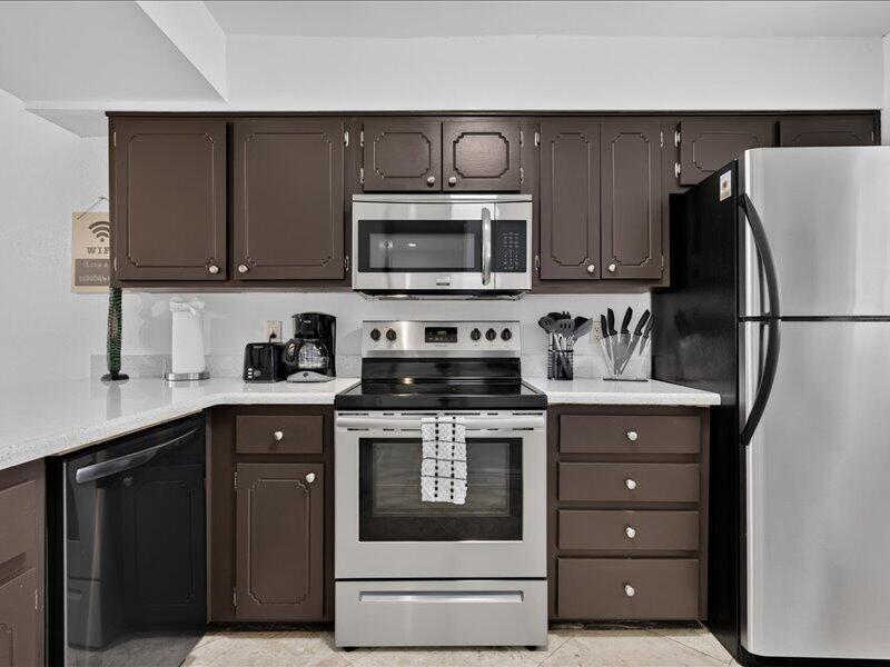 ISLANDWOOD CONDO - Residential Lease