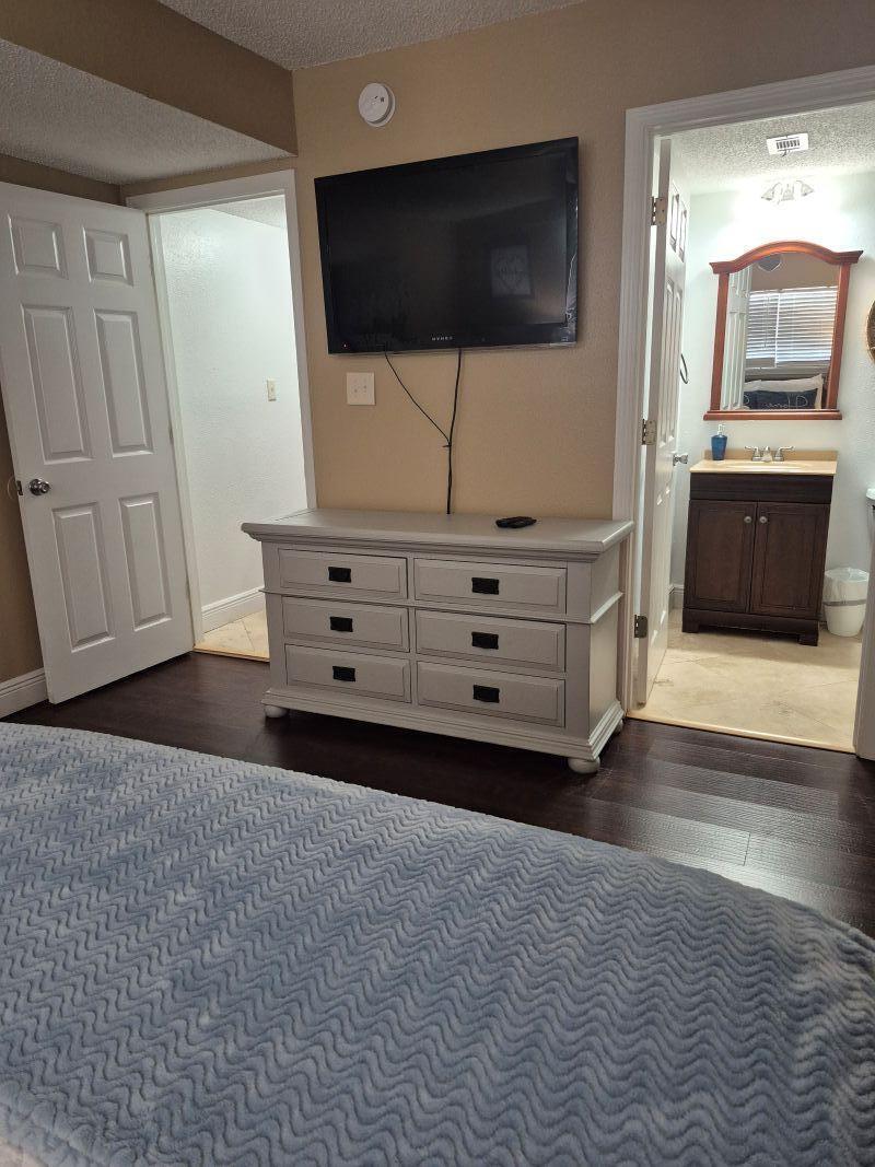 ISLANDWOOD CONDO - Residential Lease