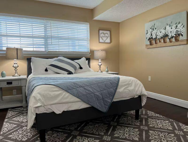 ISLANDWOOD CONDO - Residential Lease