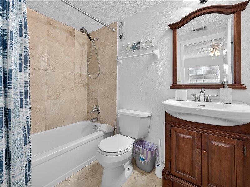 ISLANDWOOD CONDO - Residential Lease