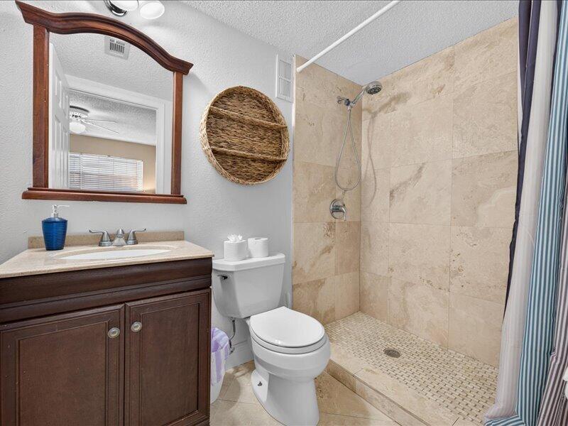 ISLANDWOOD CONDO - Residential Lease