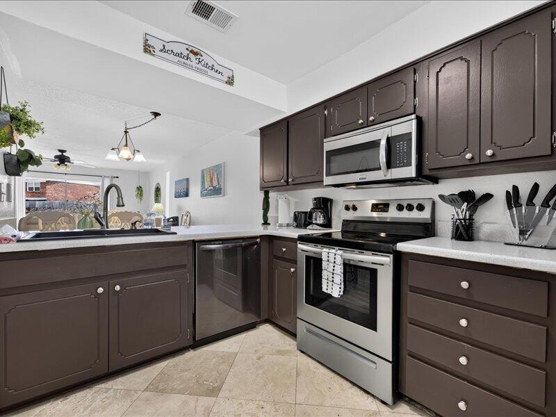 ISLANDWOOD CONDO - Residential Lease