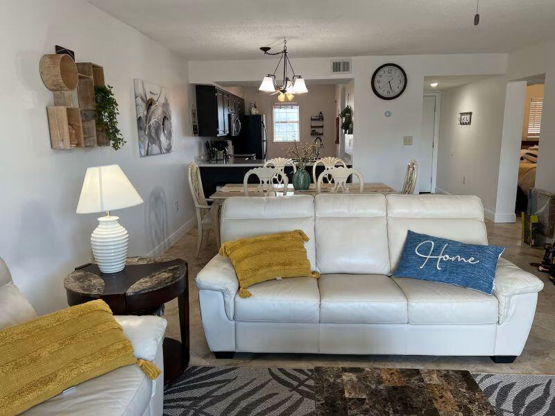 ISLANDWOOD CONDO - Residential Lease