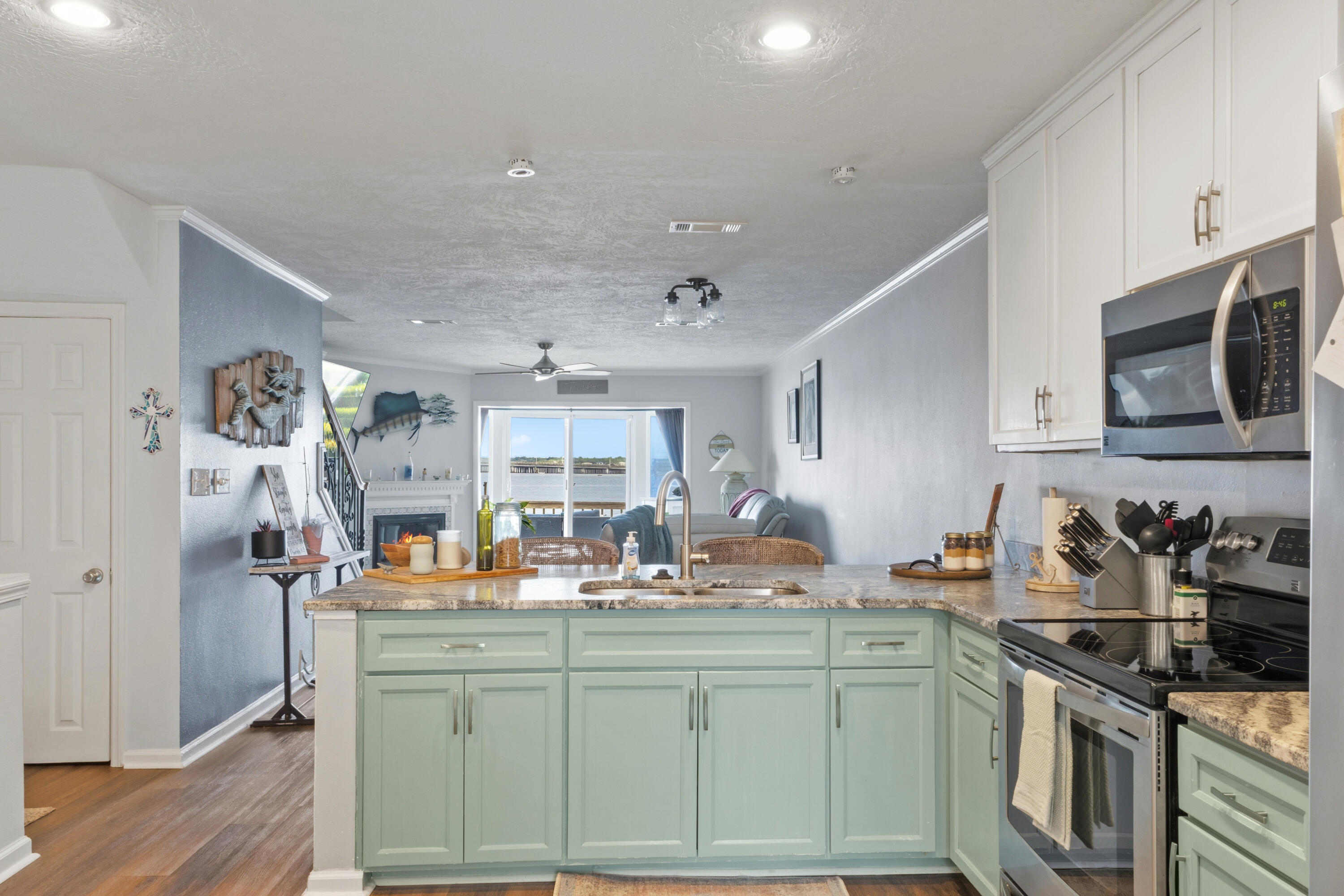 SNUG HARBOR - Residential