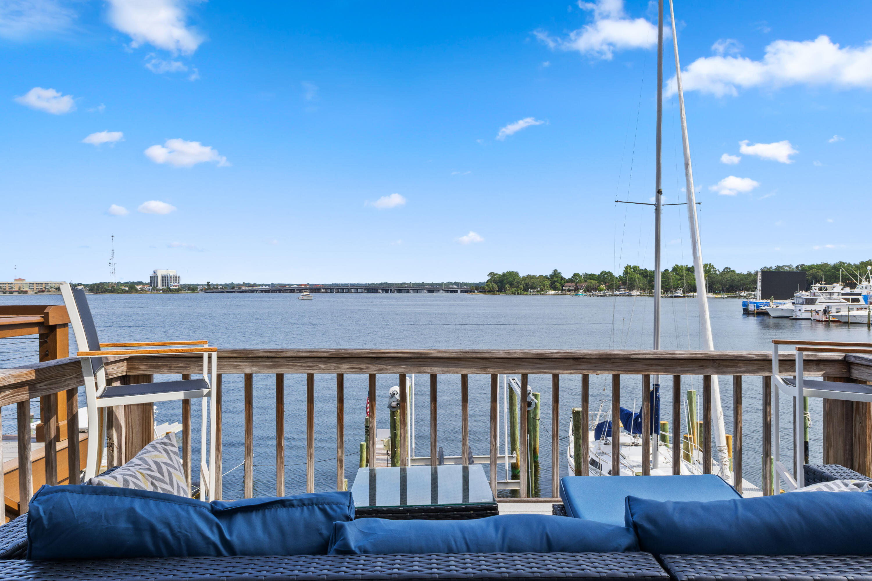 SNUG HARBOR - Residential