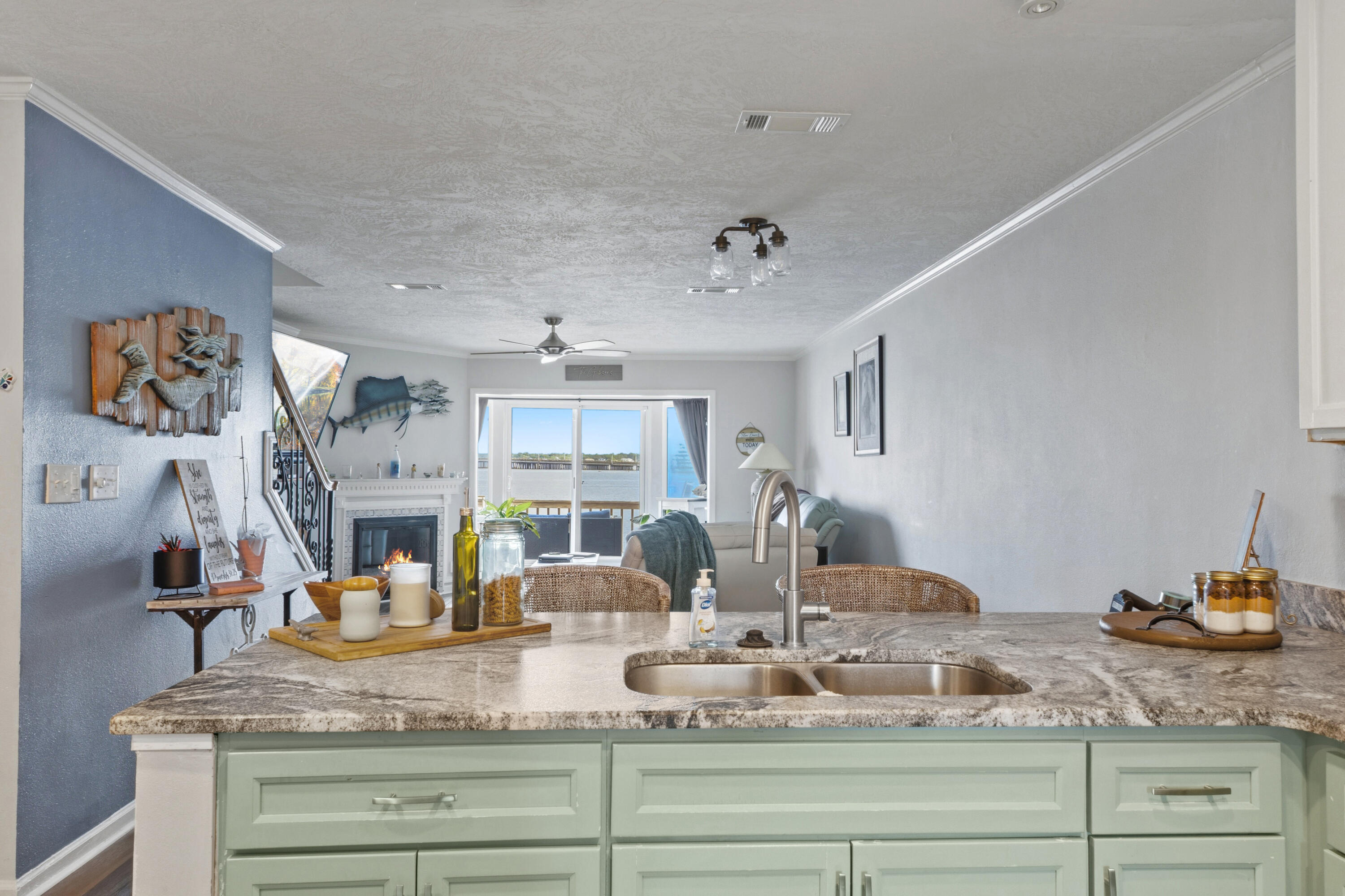 SNUG HARBOR - Residential