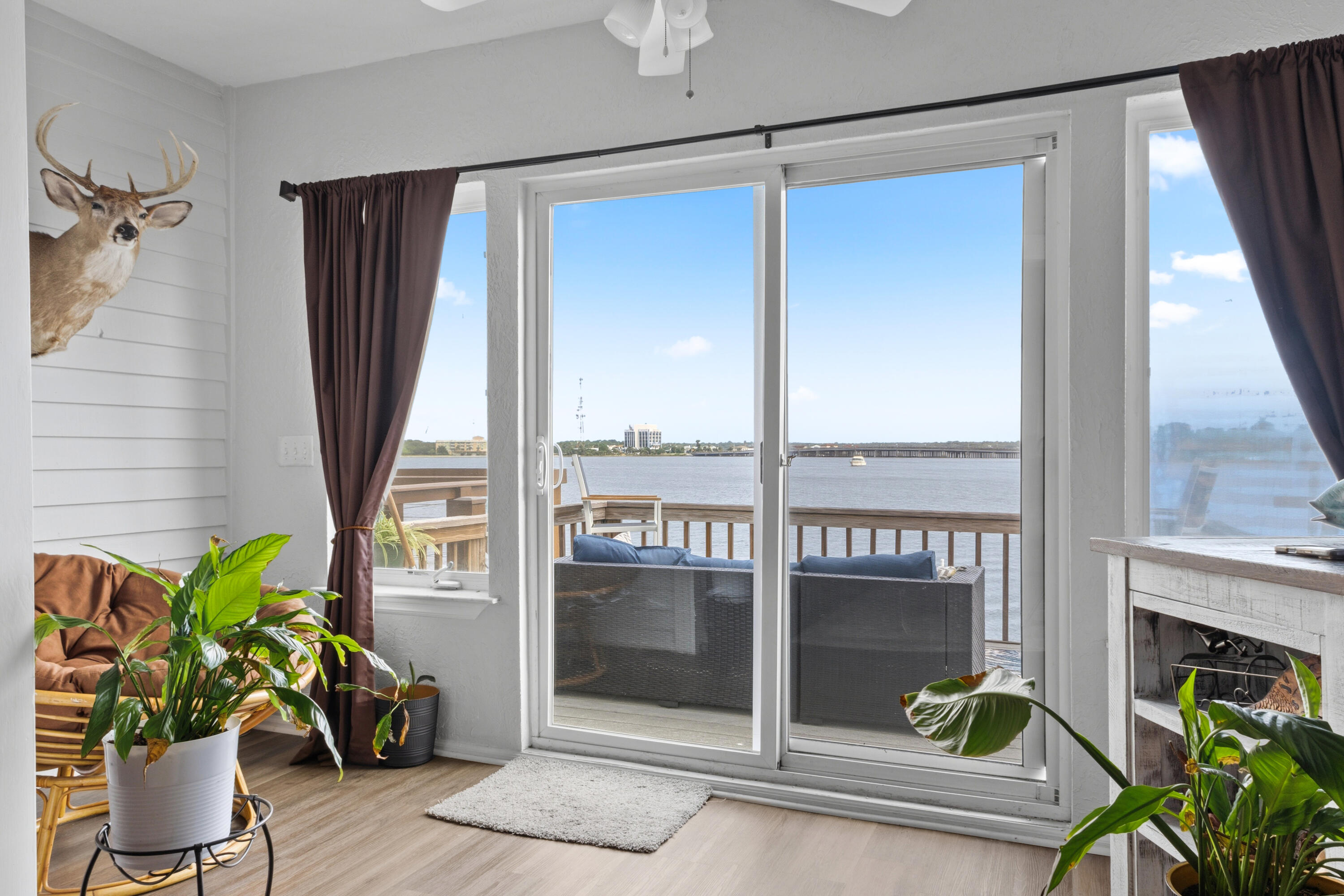 SNUG HARBOR - Residential