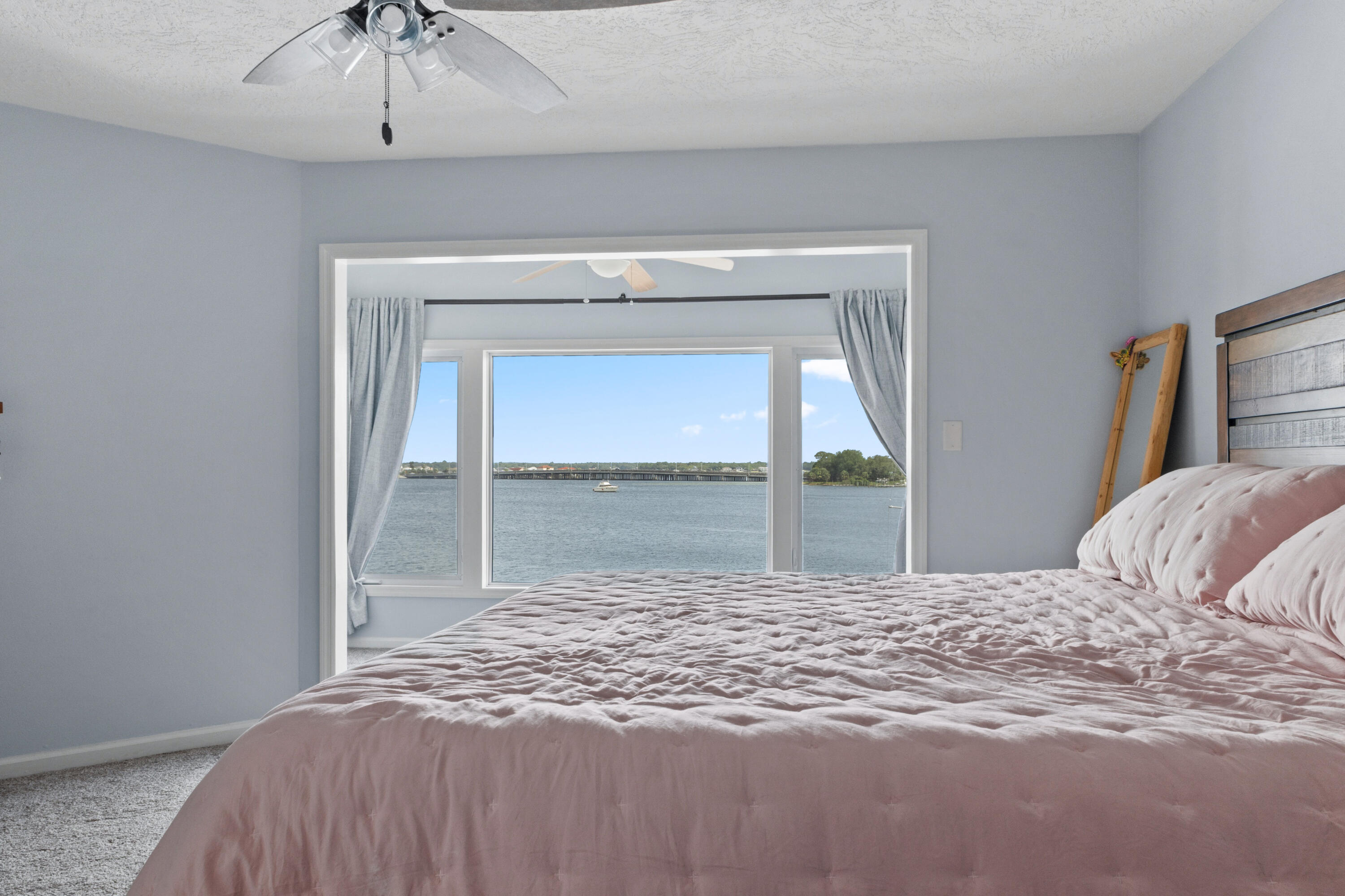 SNUG HARBOR - Residential