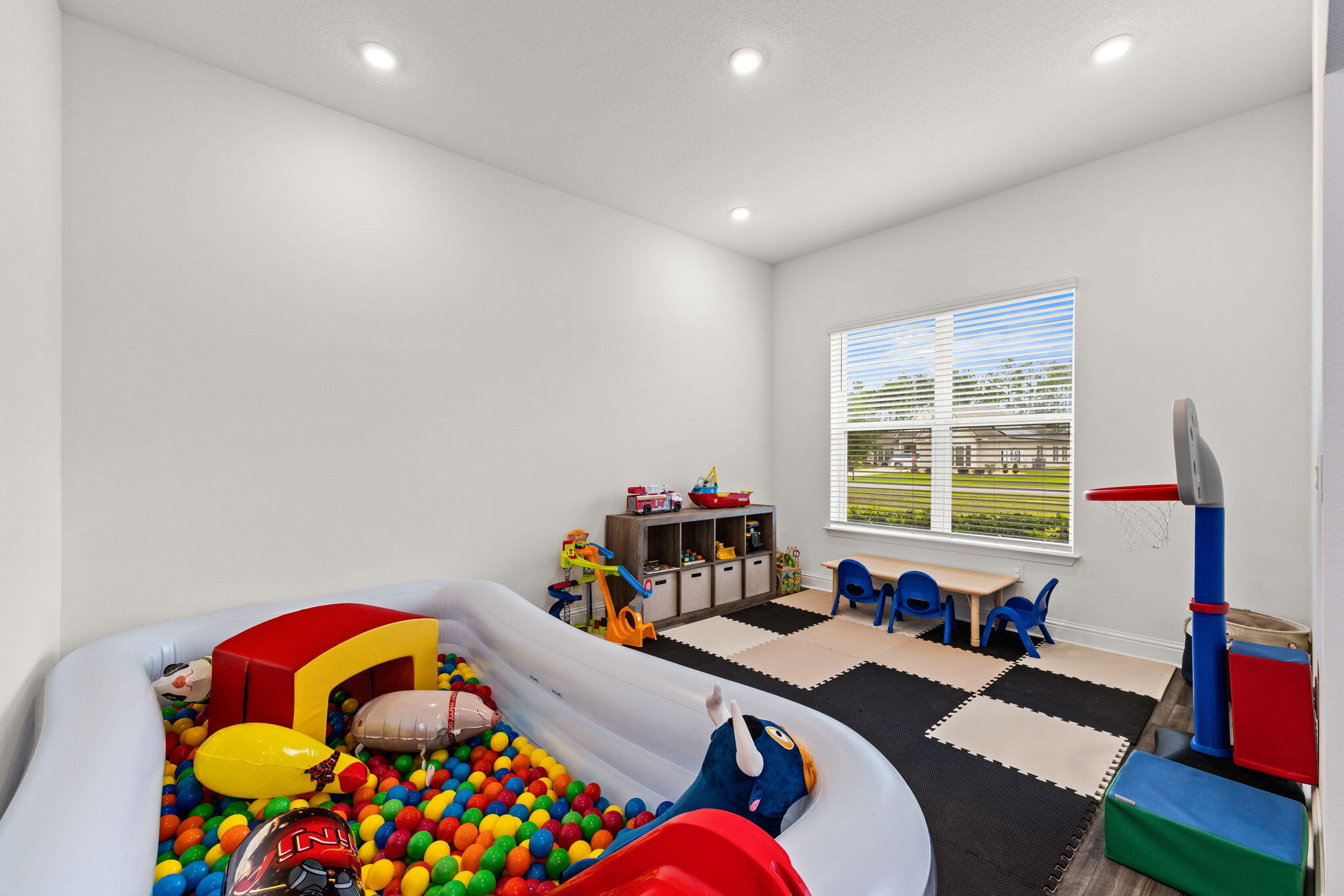WINDSWEPT ESTATES - Residential Lease