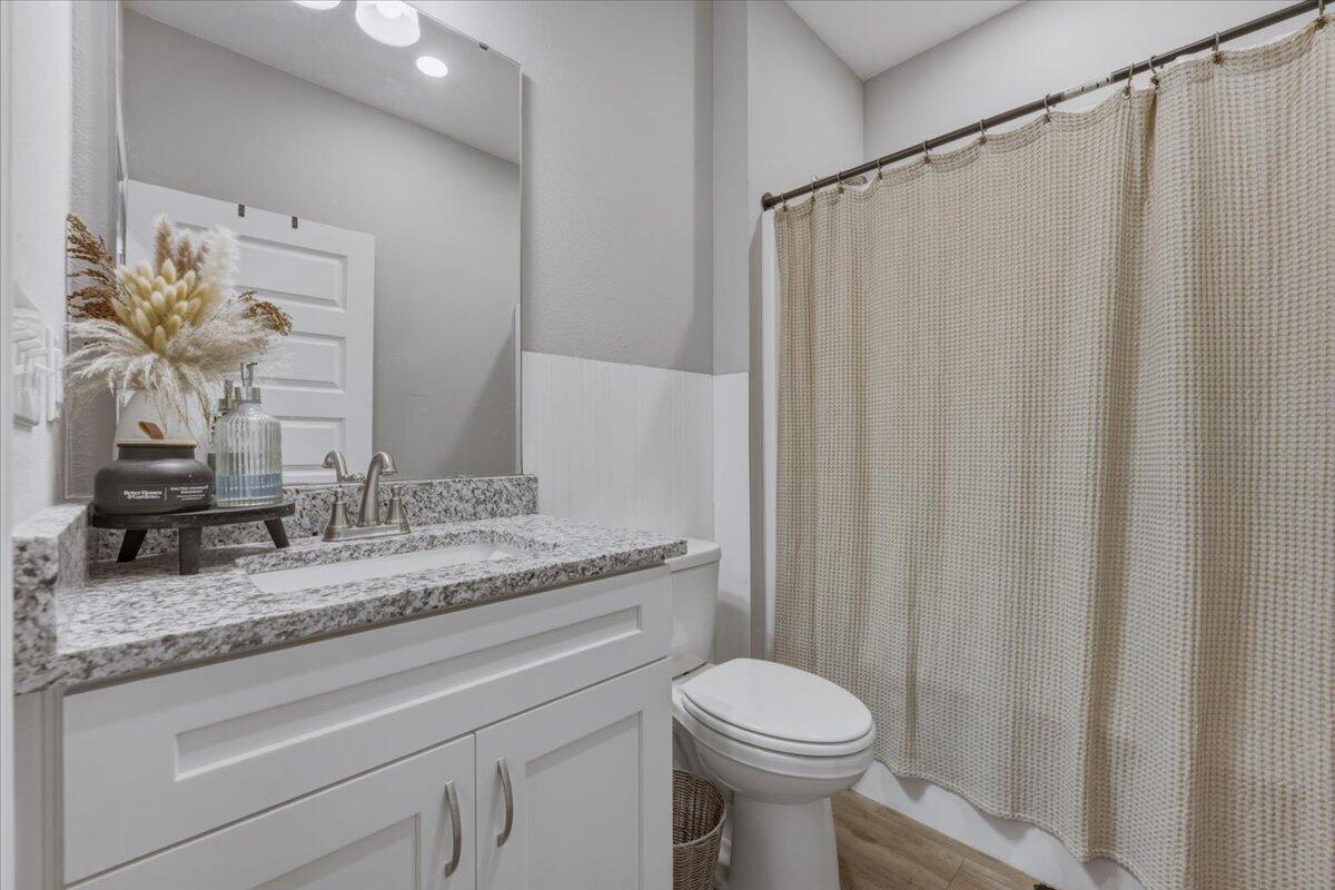 MAJESTIC OAKS VINEYARD - Residential