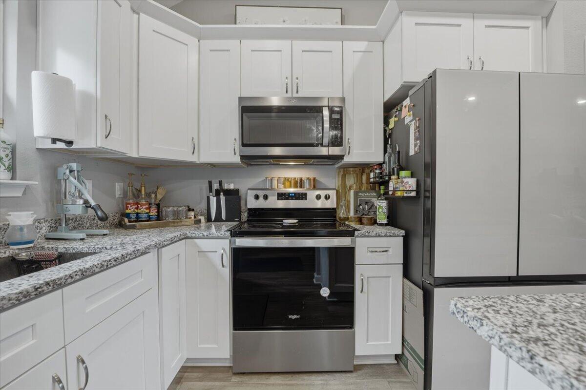 MAJESTIC OAKS VINEYARD - Residential