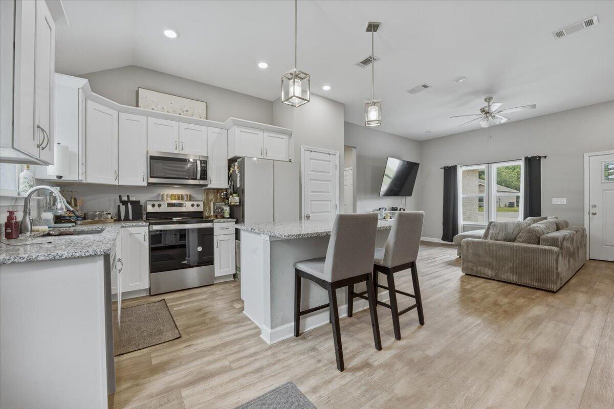 MAJESTIC OAKS VINEYARD - Residential