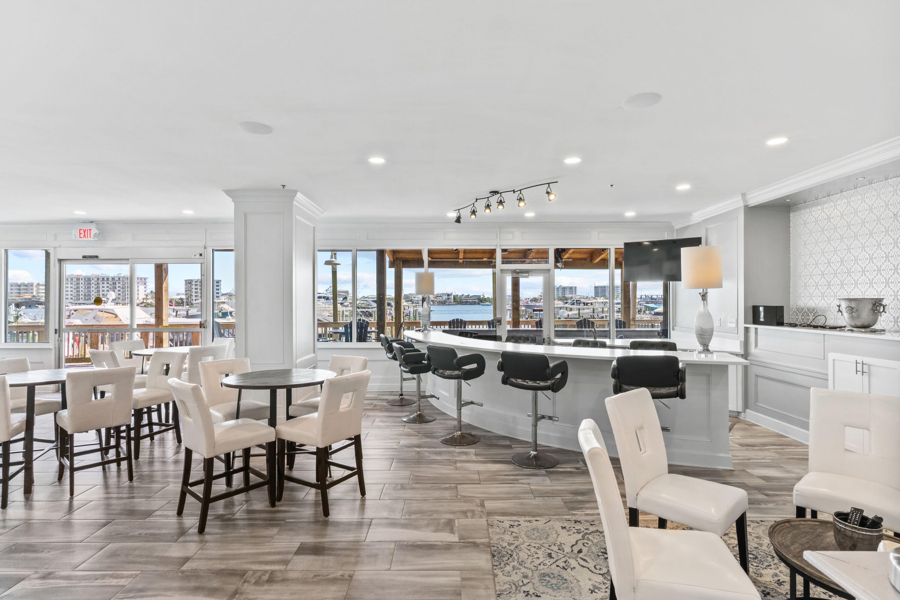 DESTIN YACHT CLUB - Residential