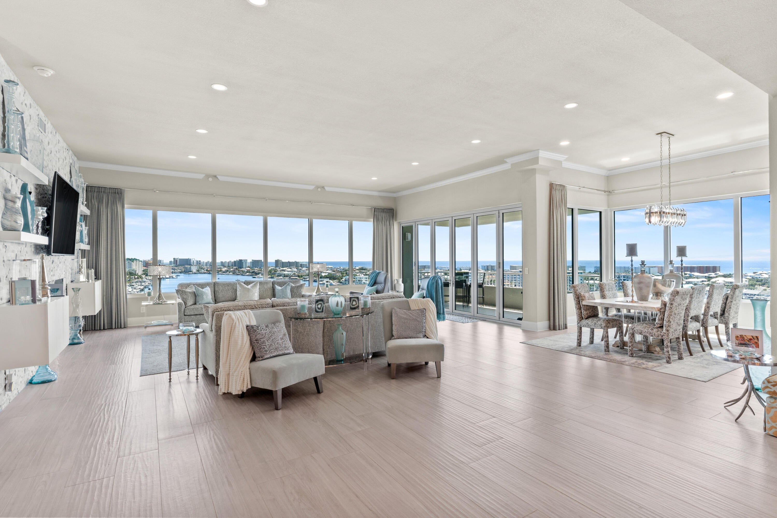 DESTIN YACHT CLUB - Residential