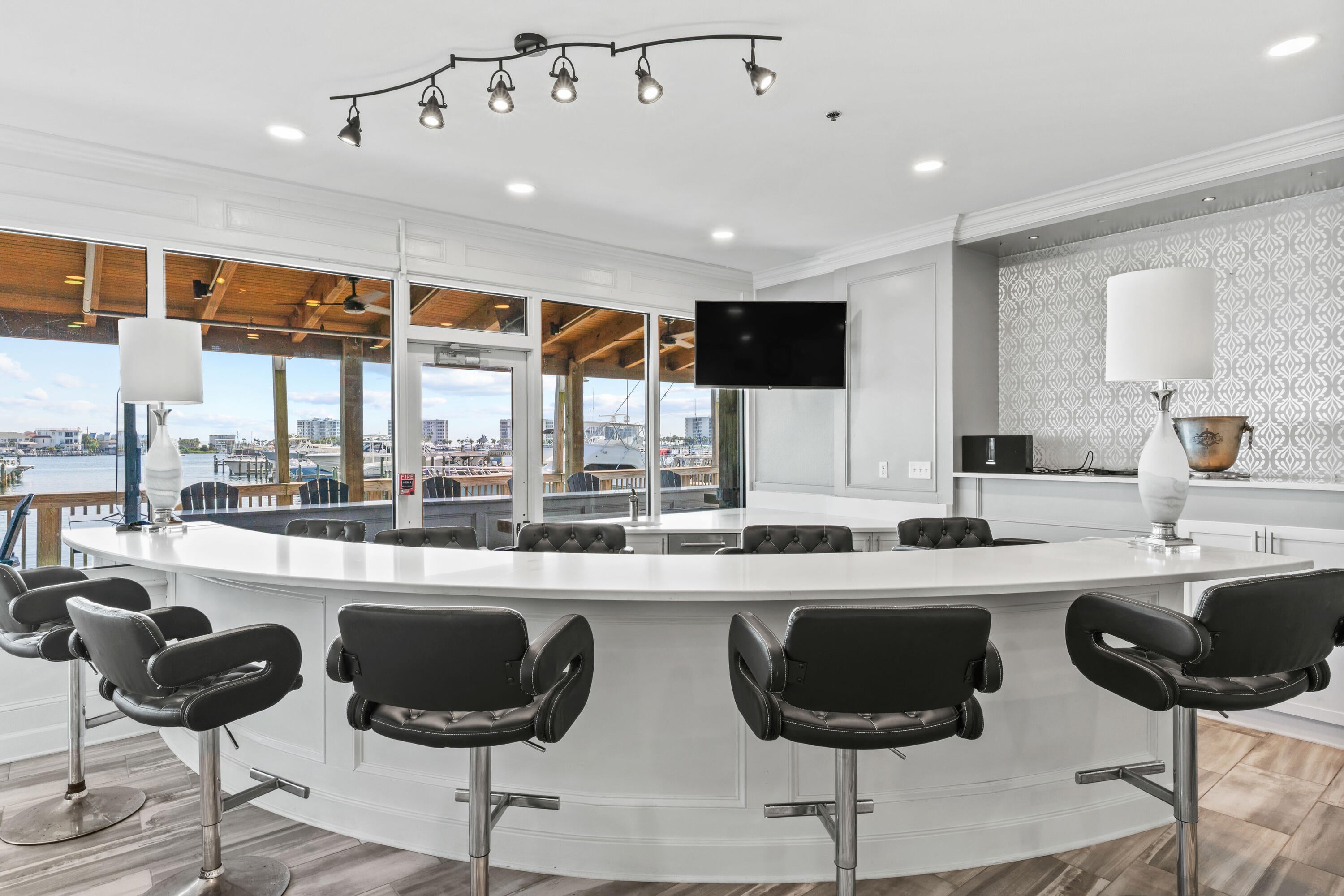 DESTIN YACHT CLUB - Residential