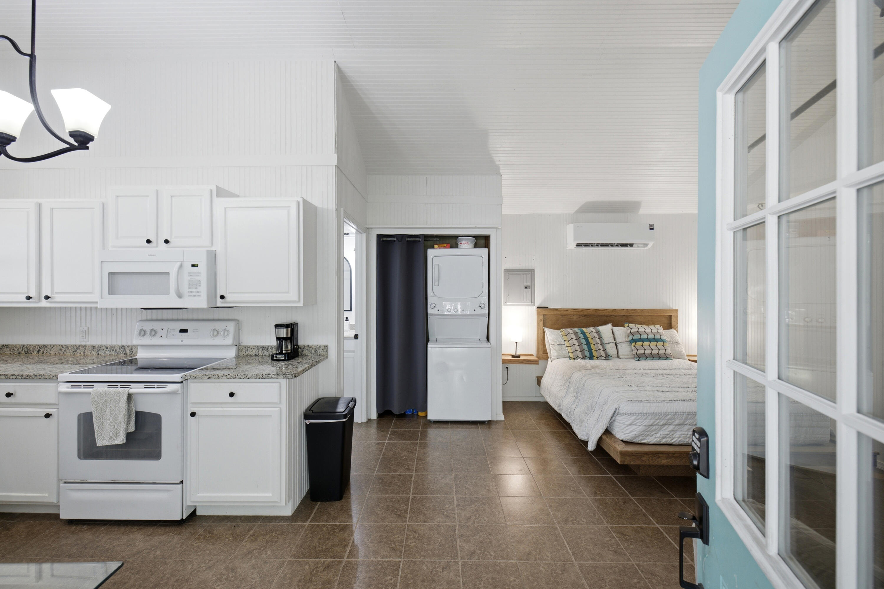 HICKORY SHORES - Residential