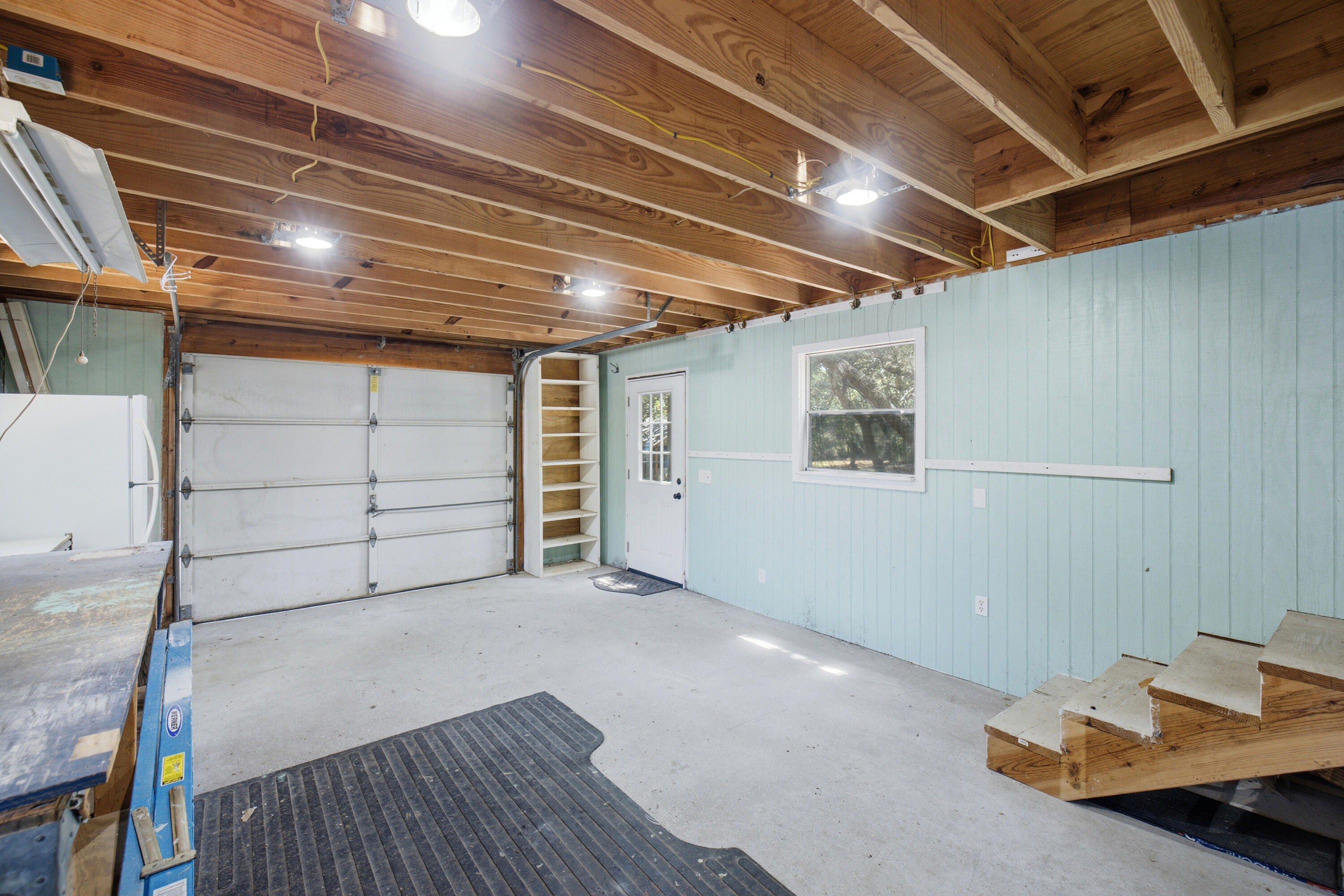 HICKORY SHORES - Residential