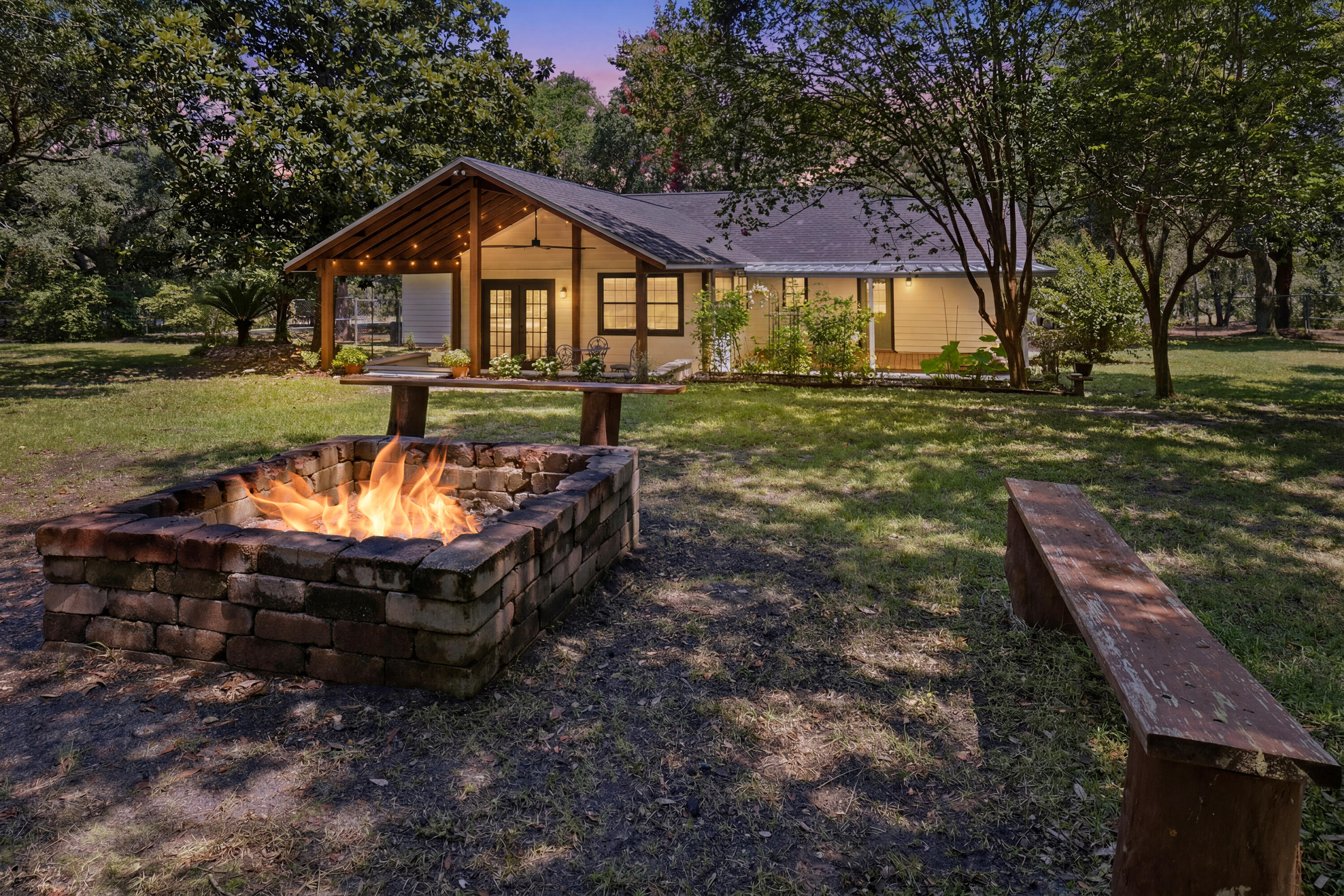 HICKORY SHORES - Residential