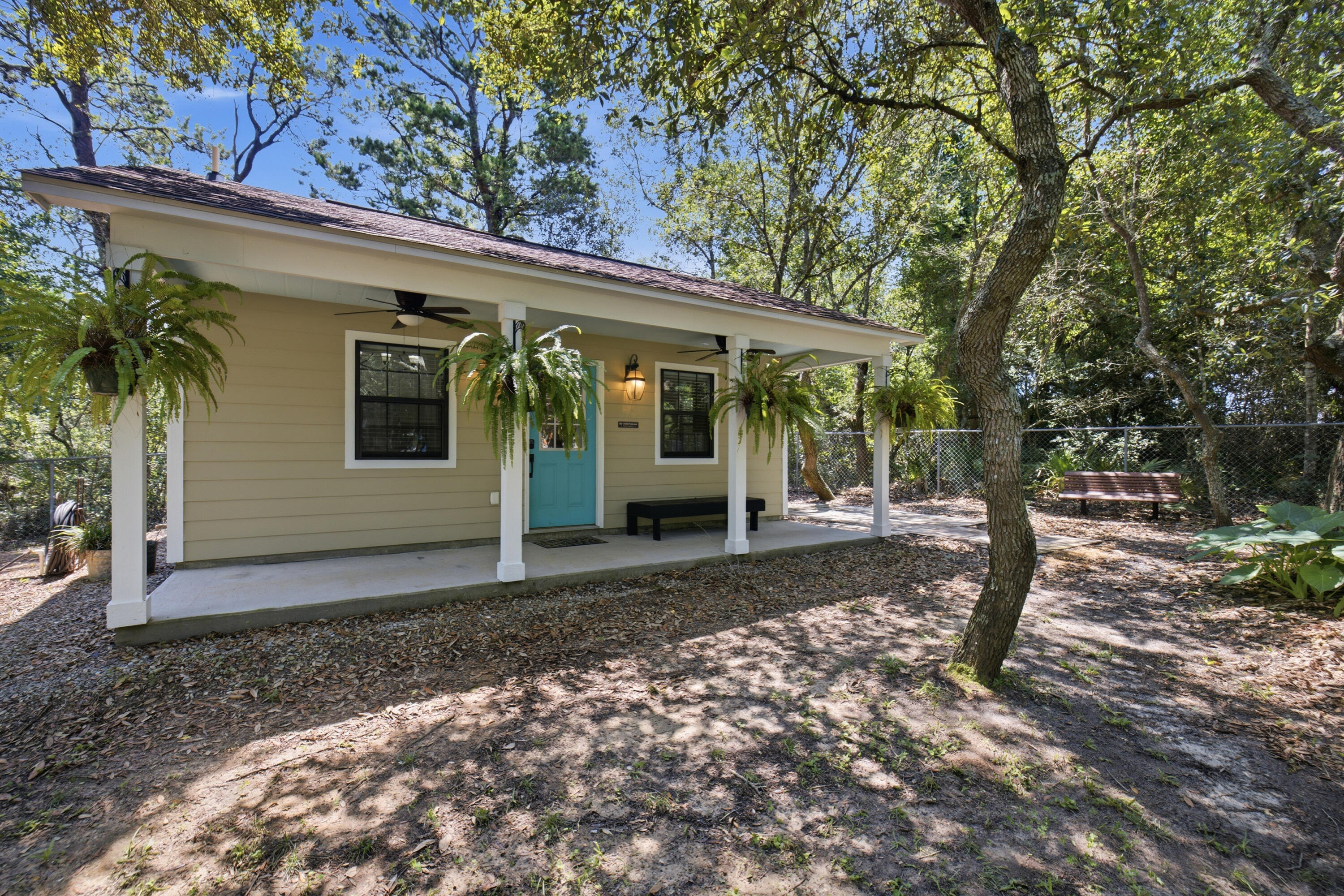 HICKORY SHORES - Residential
