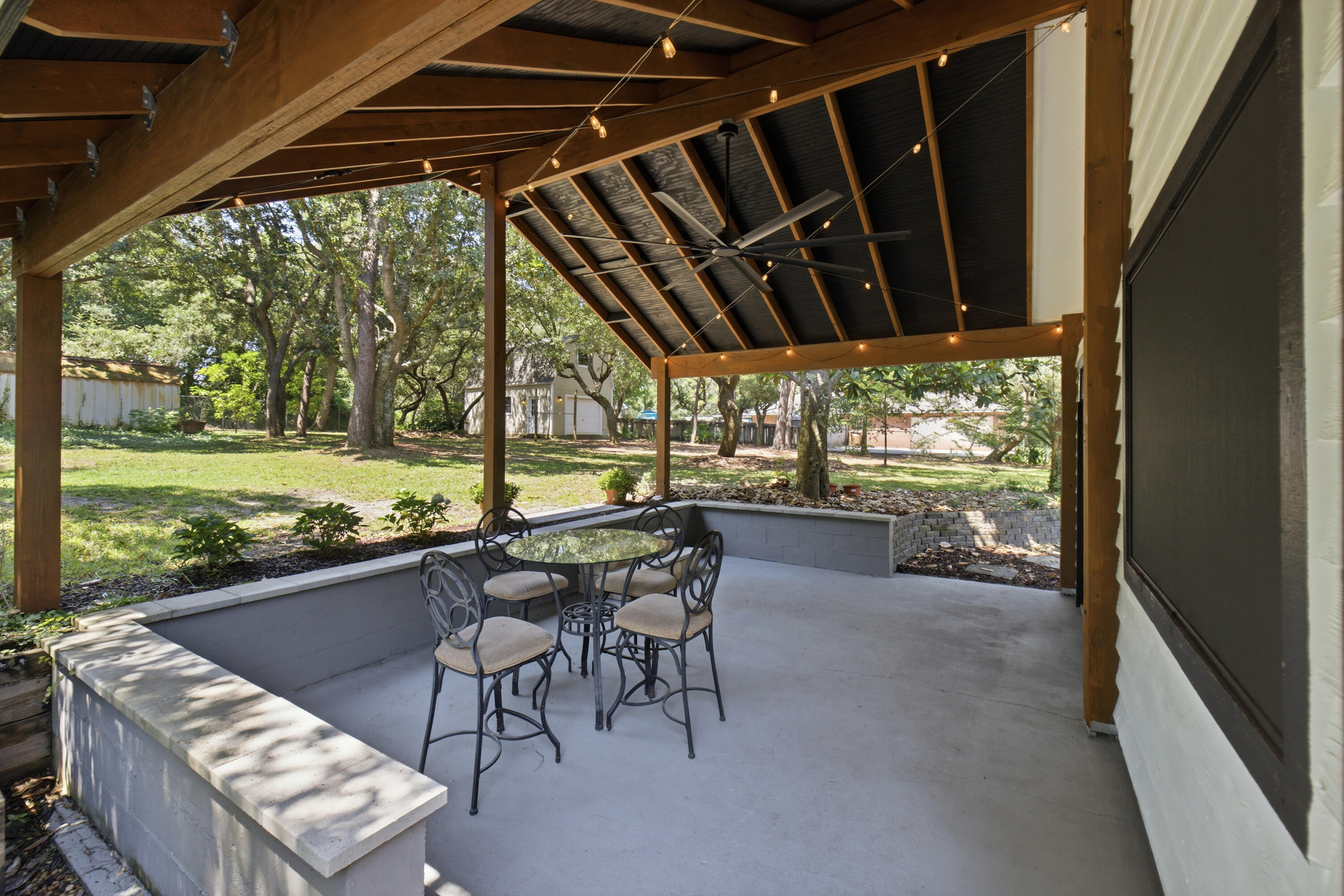 HICKORY SHORES - Residential