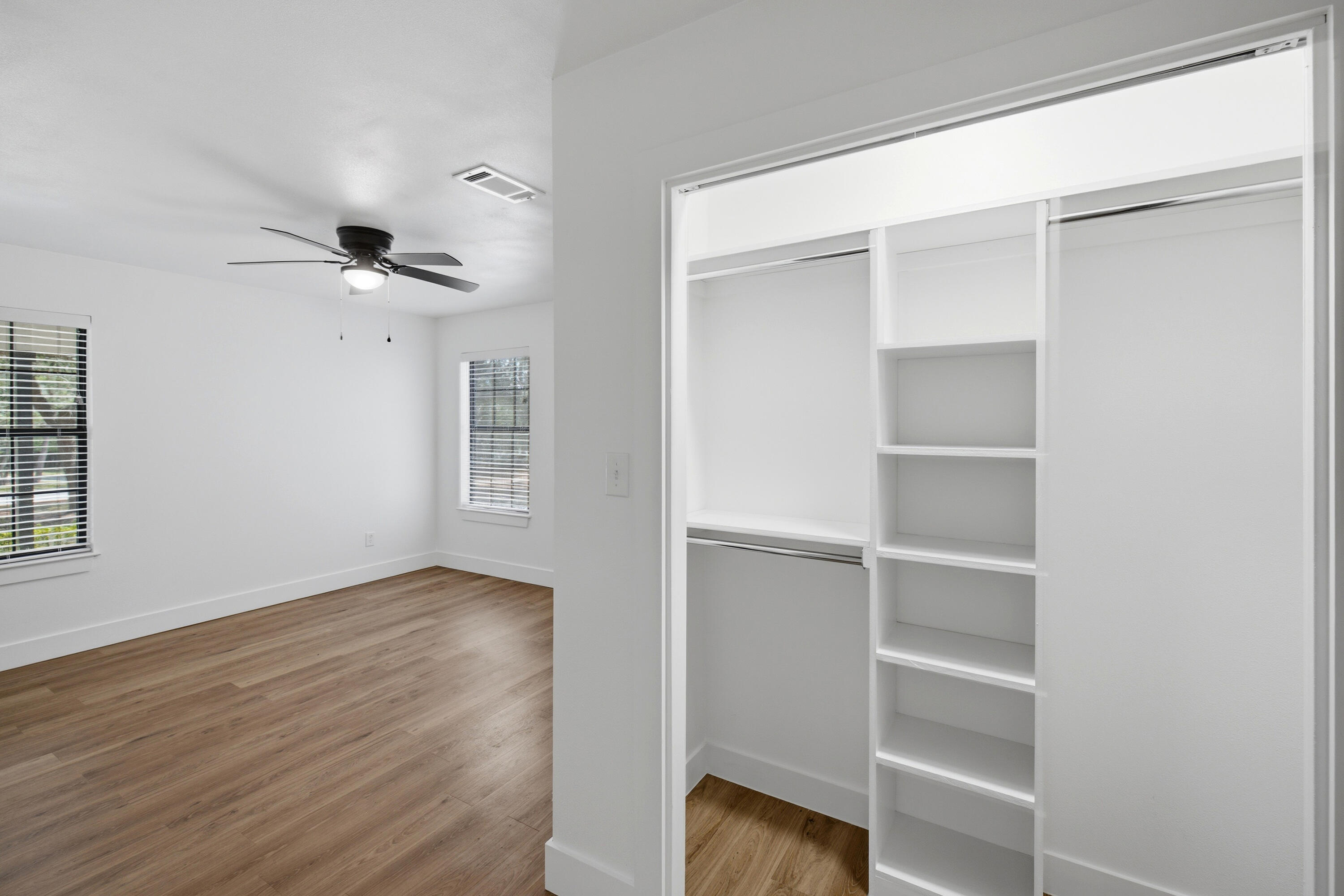 HICKORY SHORES - Residential