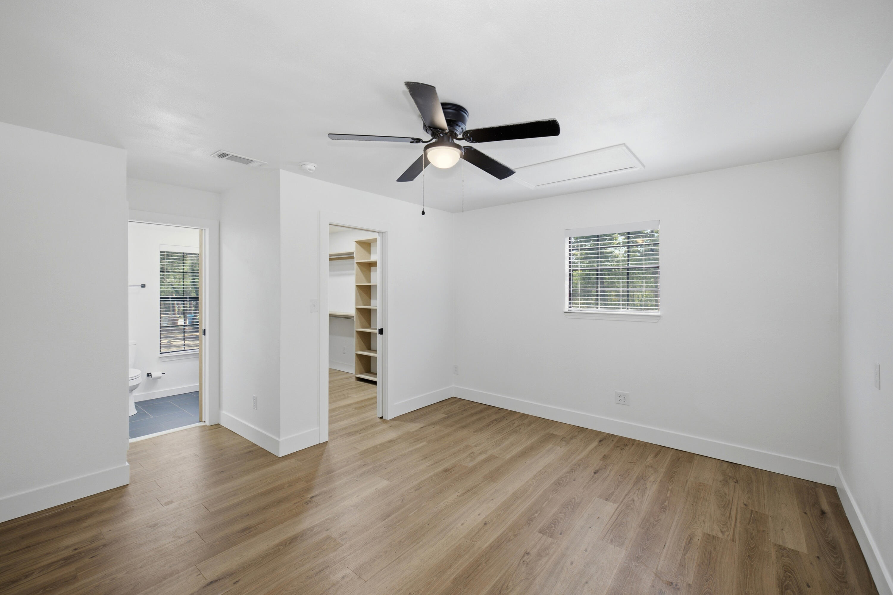 HICKORY SHORES - Residential