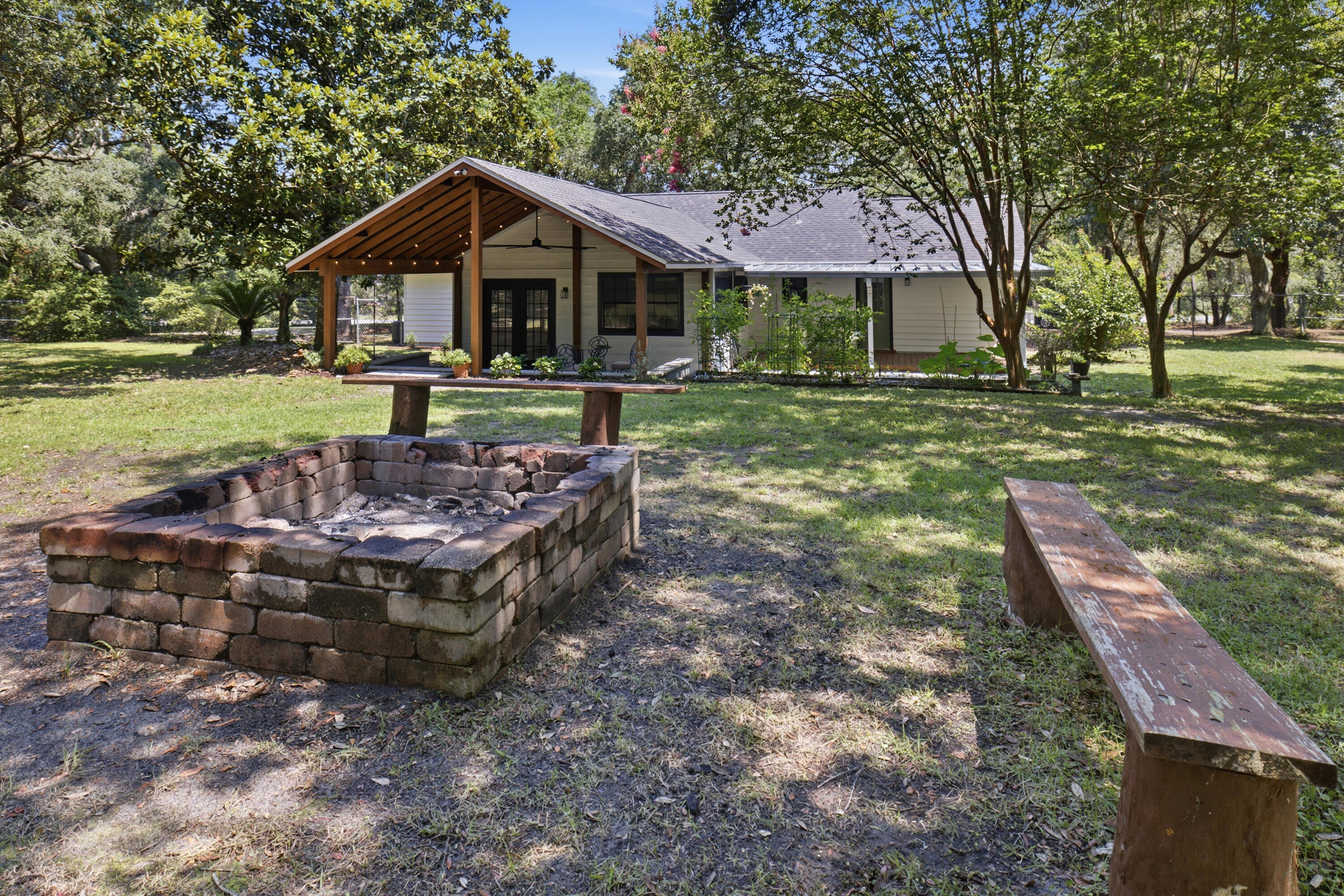 HICKORY SHORES - Residential