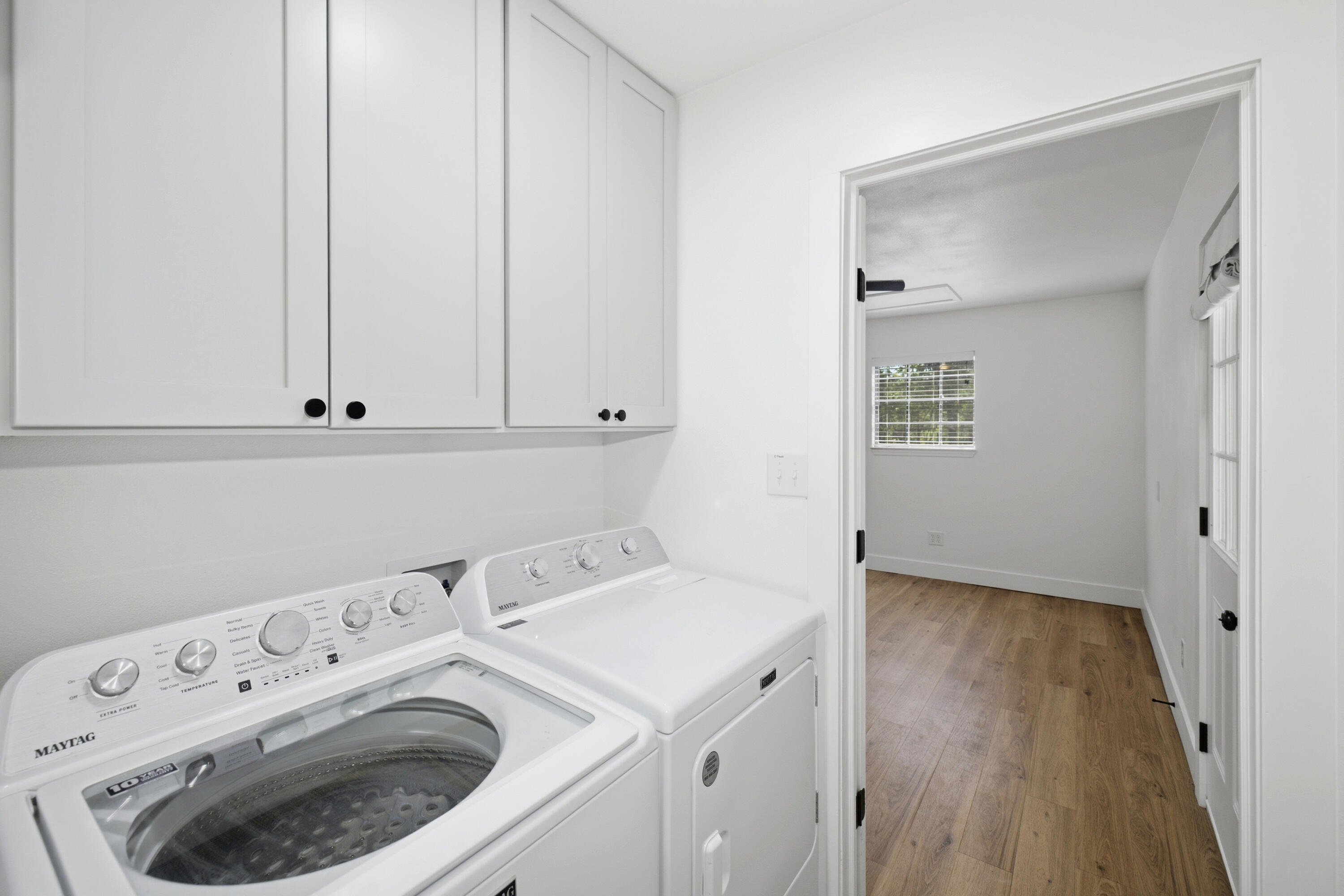 HICKORY SHORES - Residential