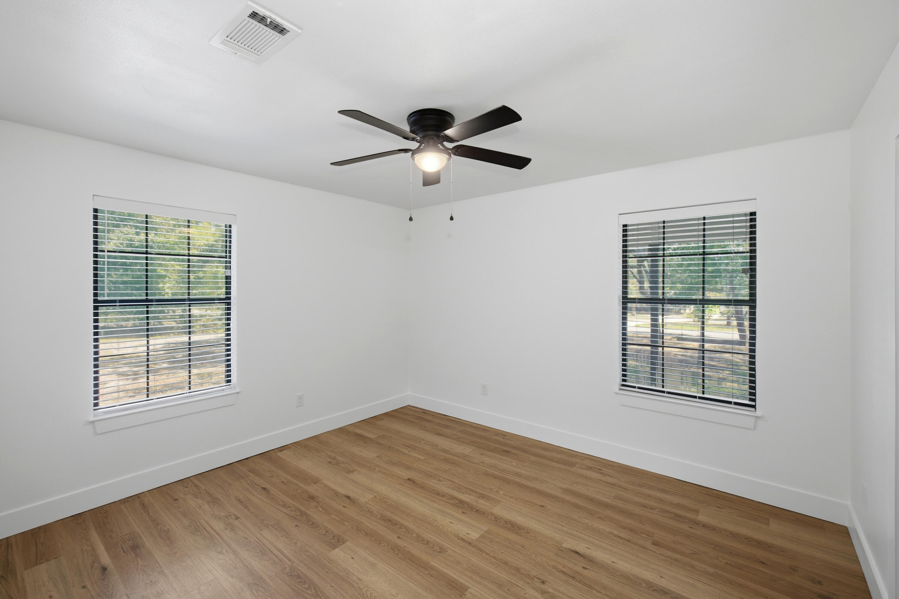 HICKORY SHORES - Residential